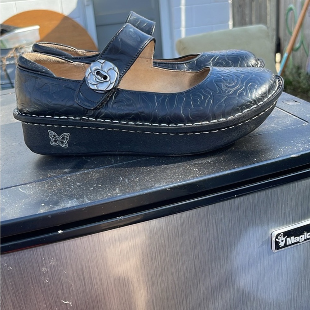 Kids Black Mary Jane Platform Shoes with Butterfly Accent